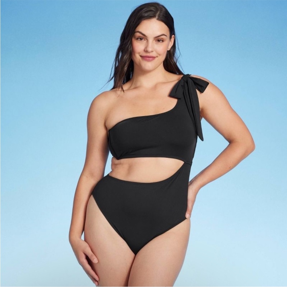 Shade & Shore One Shoulder Bow Cut Out One Piece Black Swimsuit
Size XL